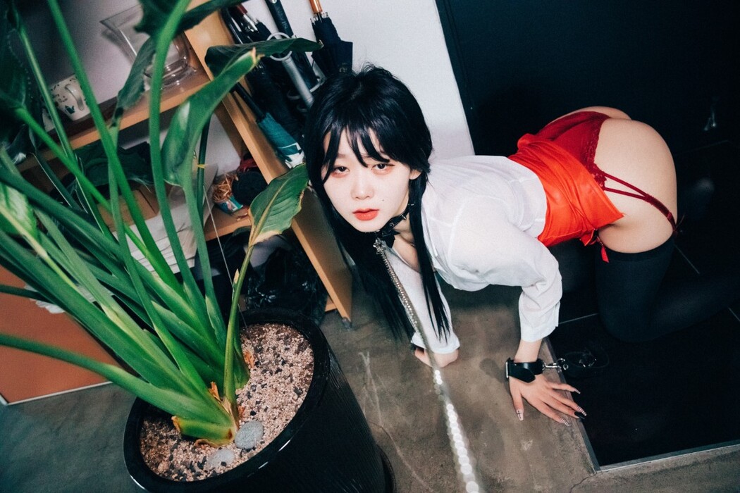 Loozy Zia 지아 – Office slave A