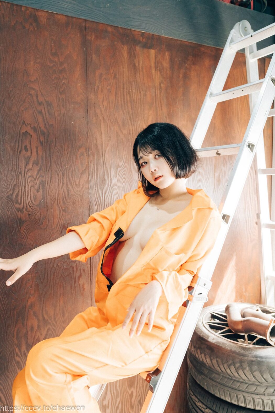 Loozy Zia 지아 – Garage Girl B