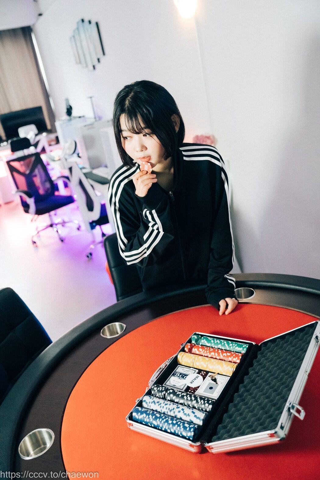 Loozy Zia 지아 – PC Room With SP A