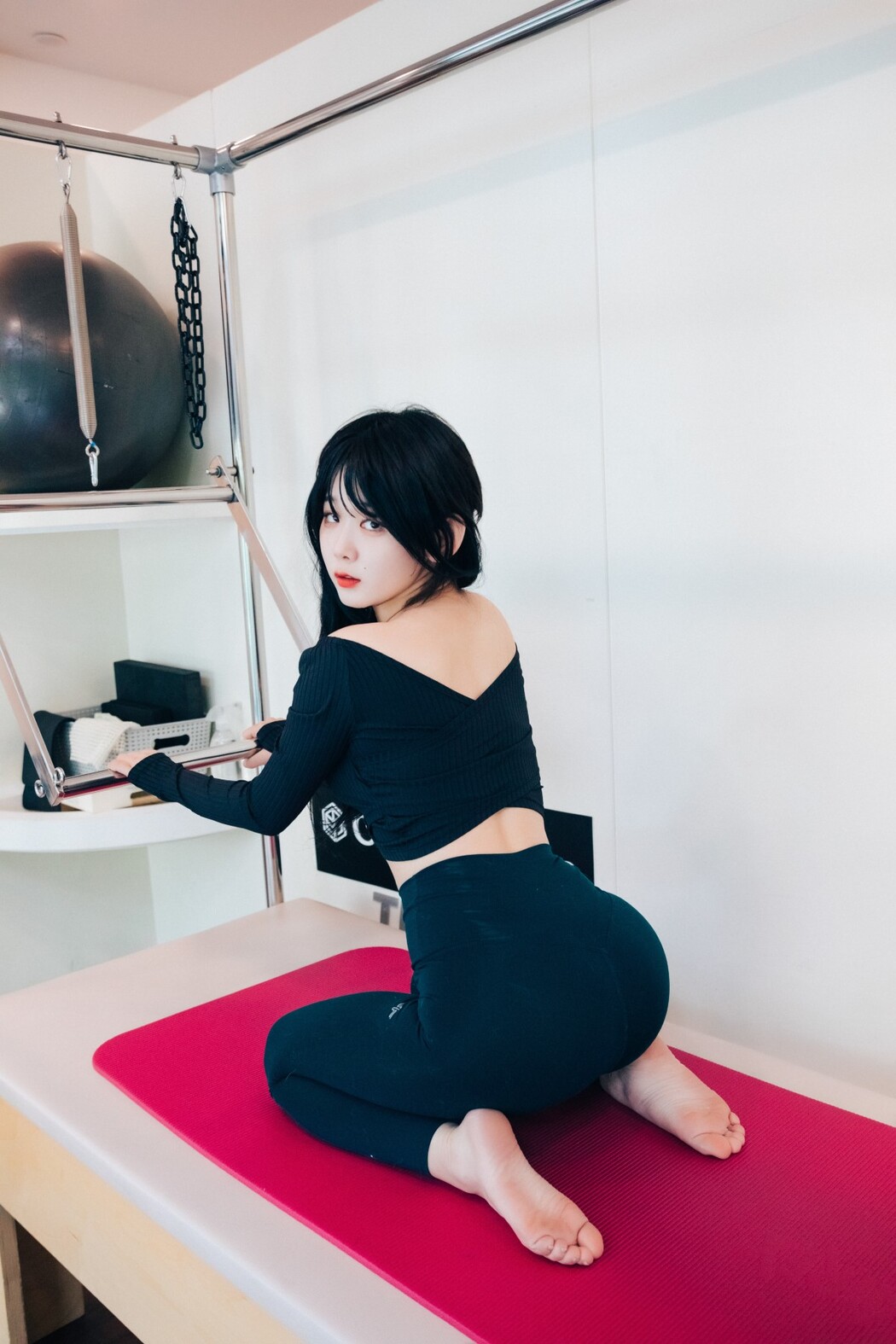 Loozy Zia 지아 – Pilates Instructor Full.Ver A