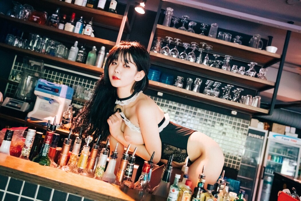 Loozy Zia 지아 – SM Bar A