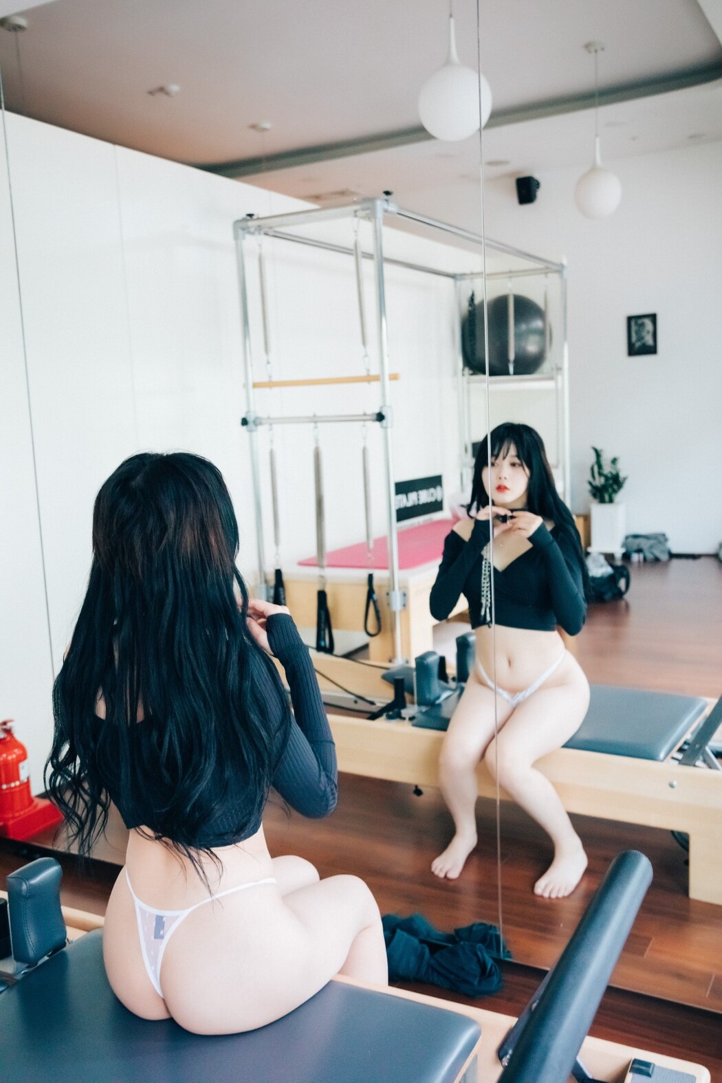 Loozy Zia 지아 – Pilates Instructor Full.Ver B