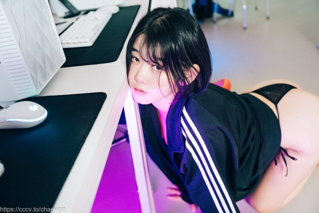 Loozy Zia 지아 – PC Room With SP B
