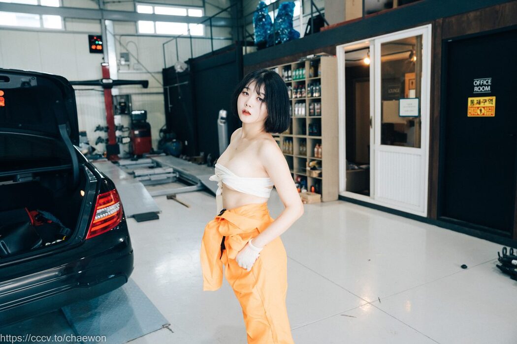 Loozy Zia 지아 – Garage Girl A