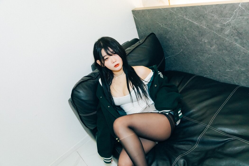 Loozy Zia 지아 – Fan Meeting 02 S.Ver A