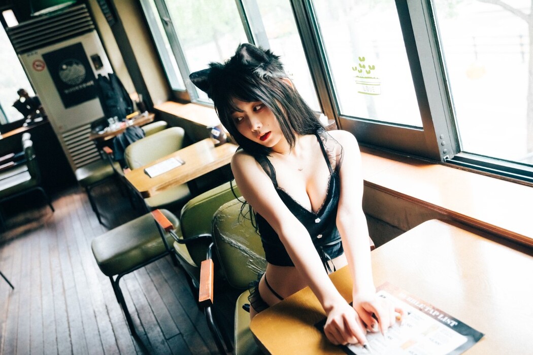 Loozy Zia 지아 – SM Bar A