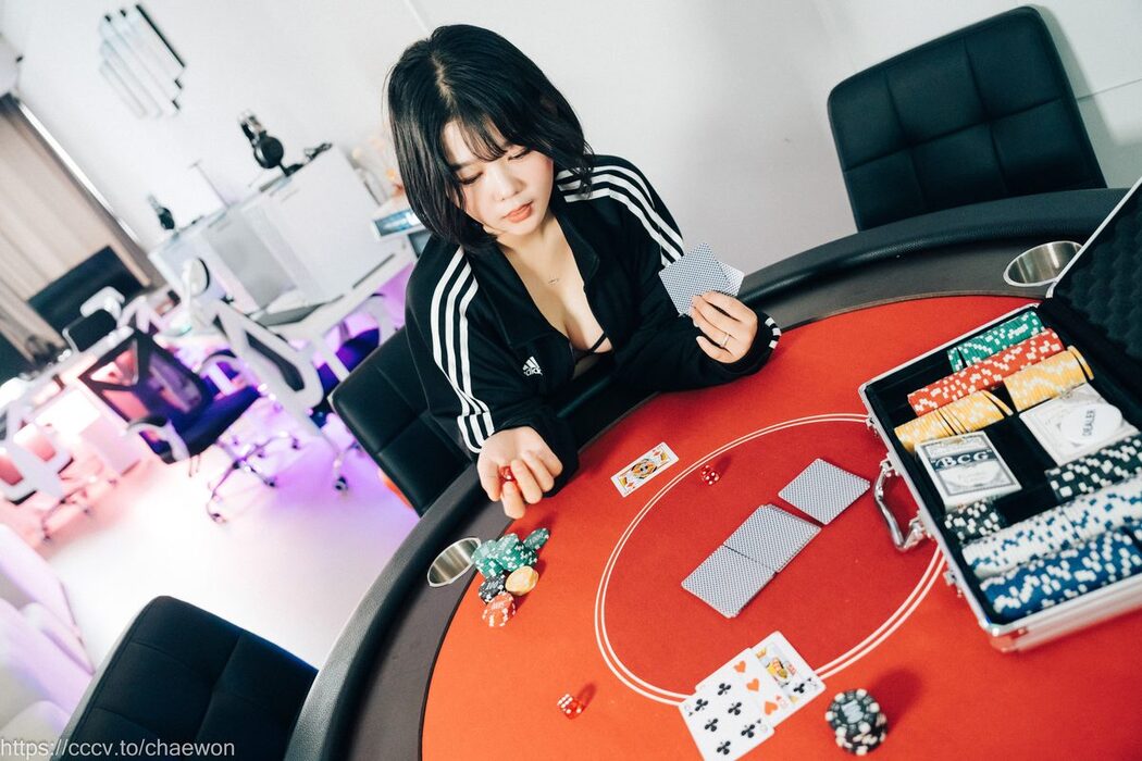 Loozy Zia 지아 – PC Room With SP A