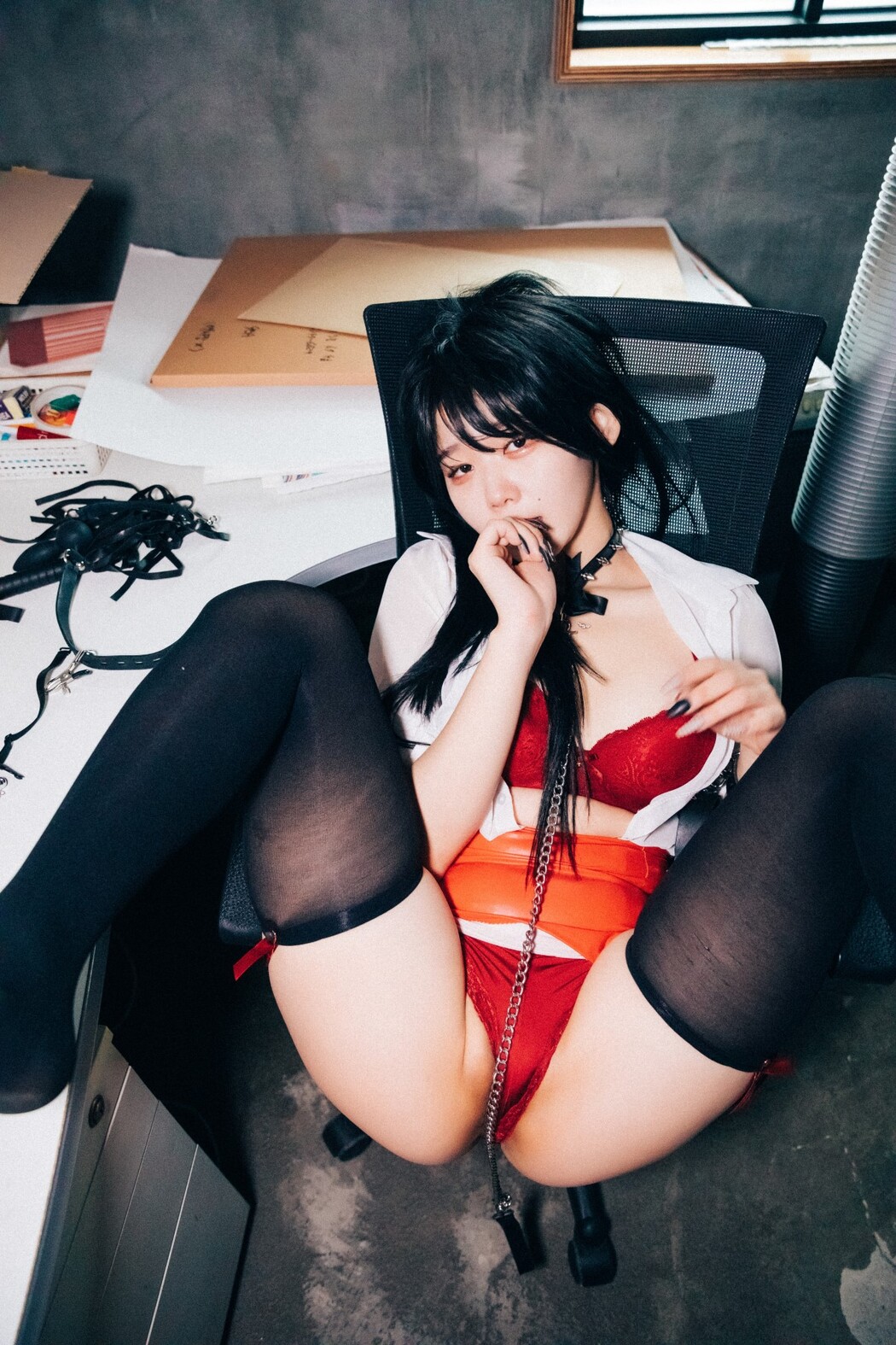 Loozy Zia 지아 – Office slave B