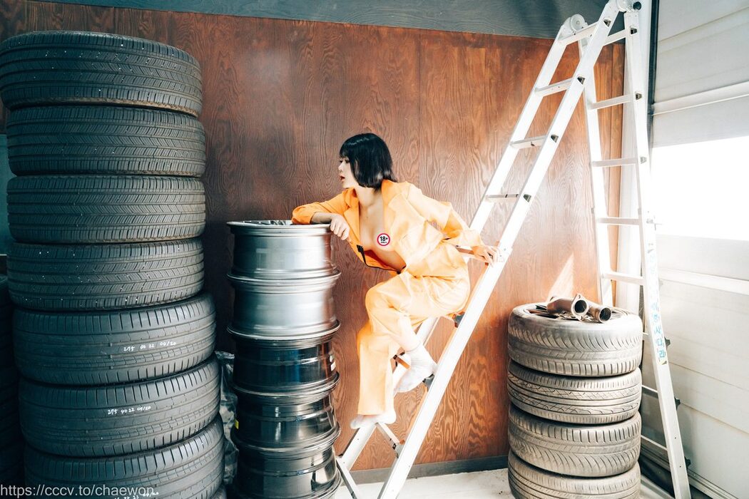 Loozy Zia 지아 – Garage Girl B
