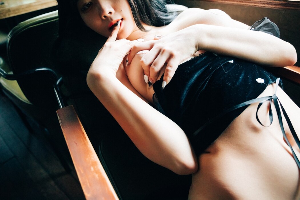 Loozy Zia 지아 – SM Bar A