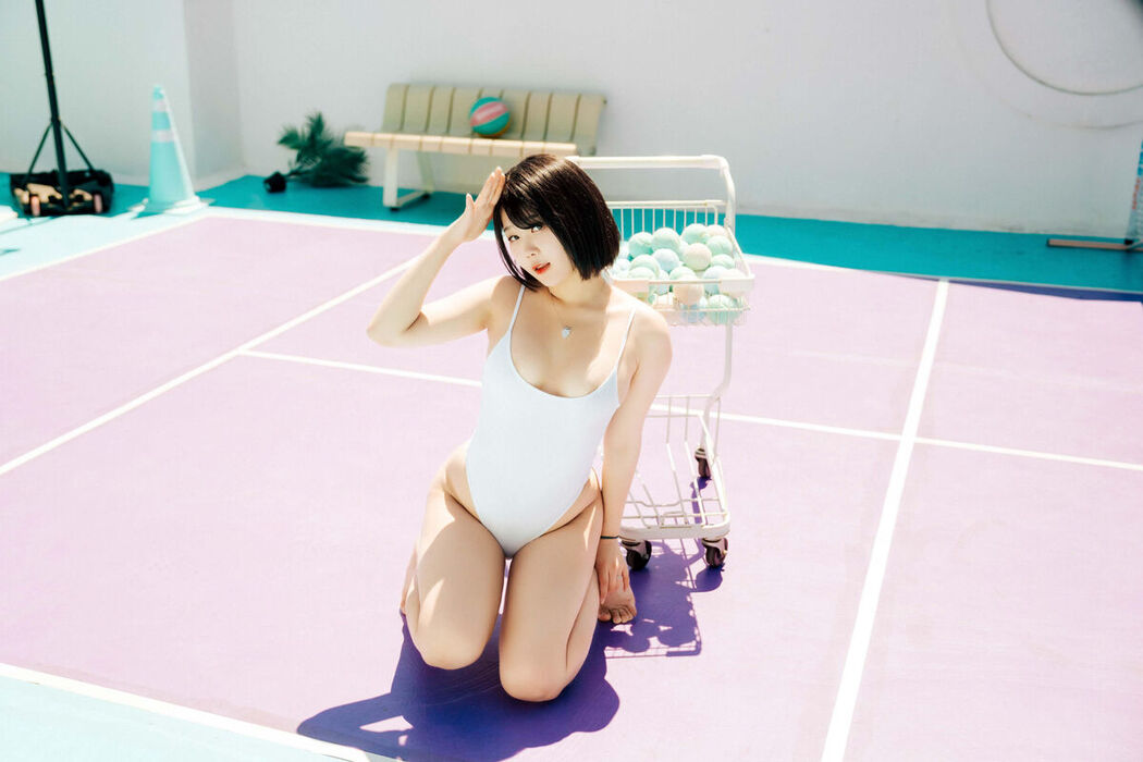 Loozy Zia 지아 – Racket Girl