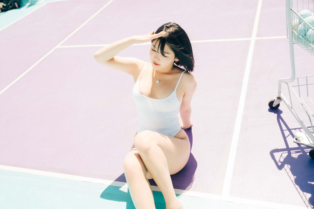 Loozy Zia 지아 – Racket Girl
