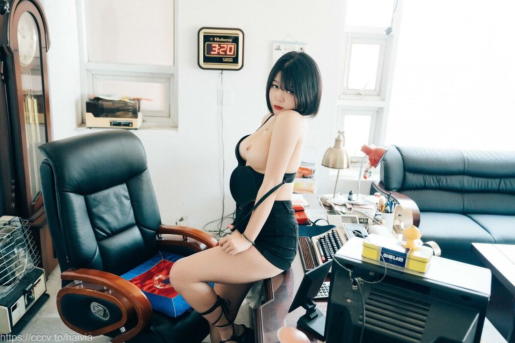 Loozy Zia 지아 – Female Employee Part1