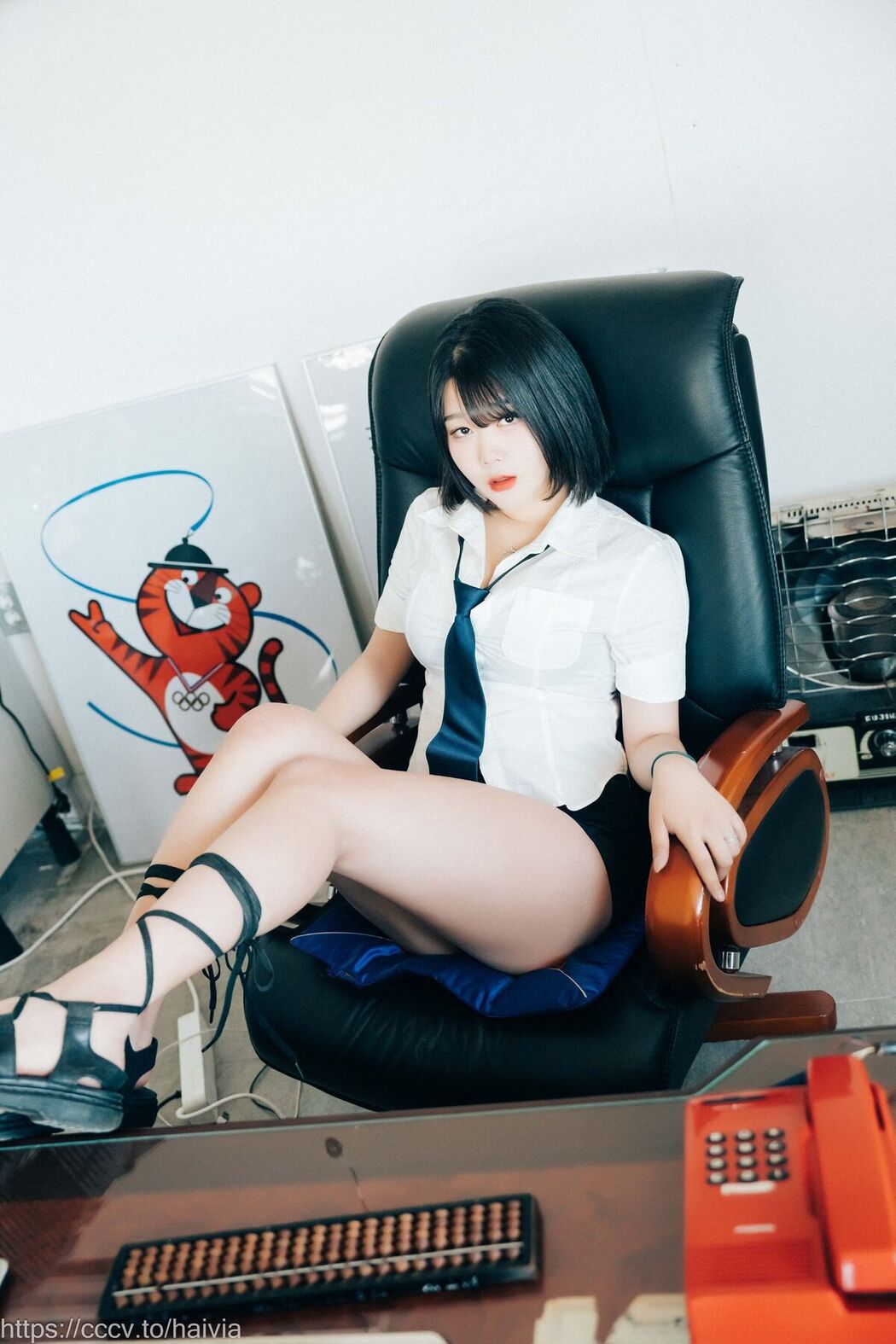 Loozy Zia 지아 – Female Employee Part1