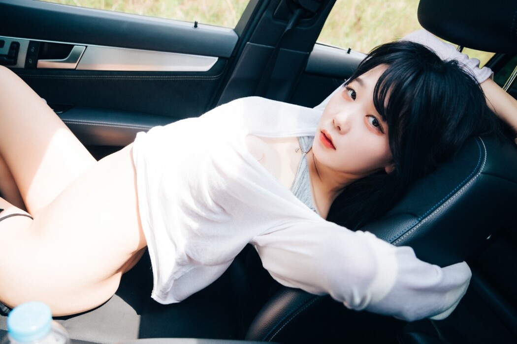 Loozy Zia 지아 – XXX Trip B