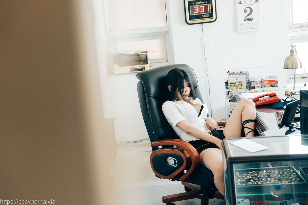 Loozy Zia 지아 – Female Employee Part1