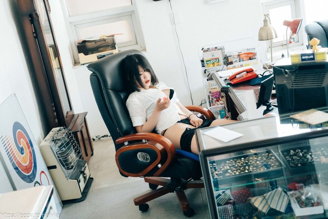 Loozy Zia 지아 – Female Employee Part1