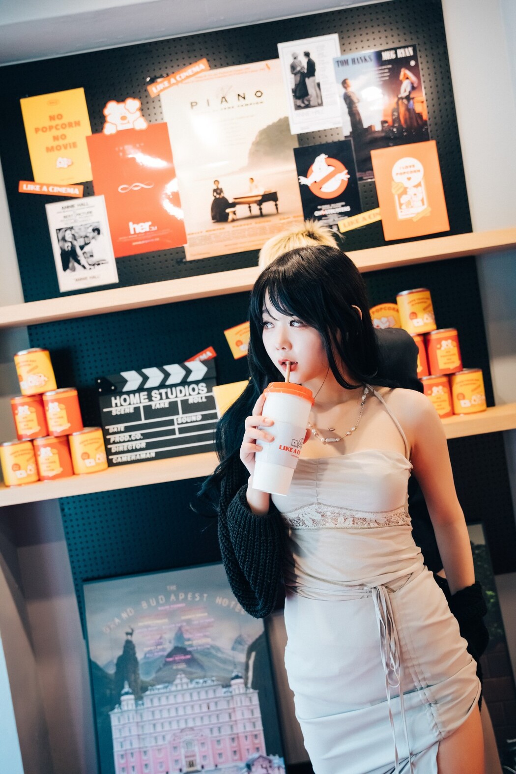 Loozy Zia 지아 – XXX In The Theater