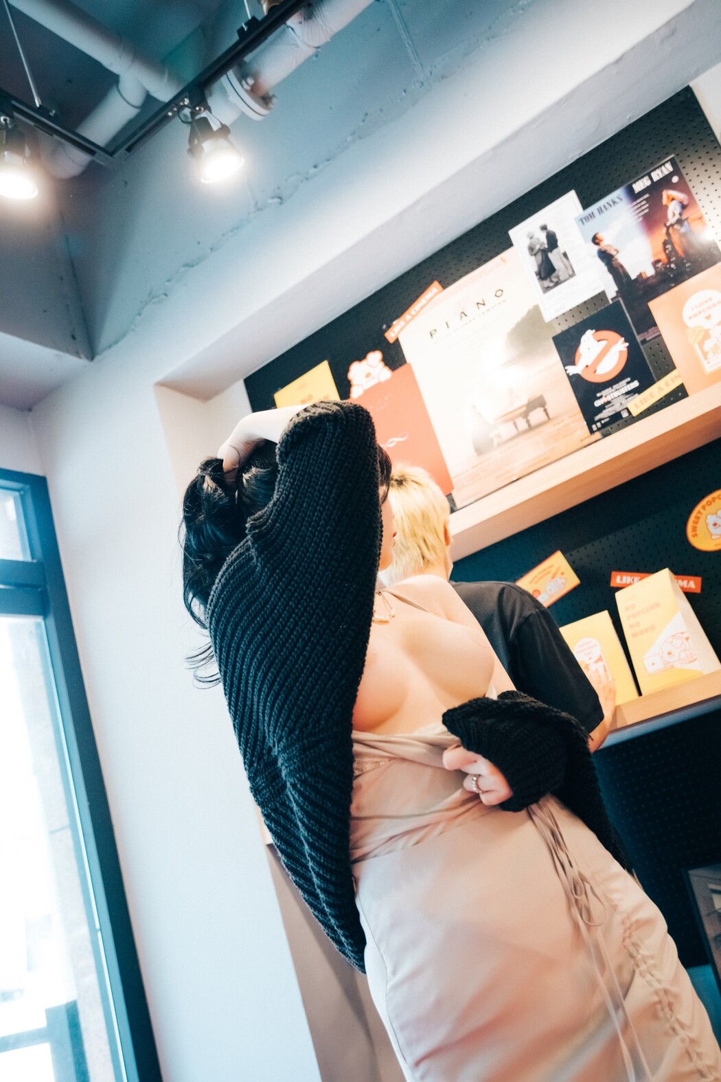 Loozy Zia 지아 – XXX In The Theater