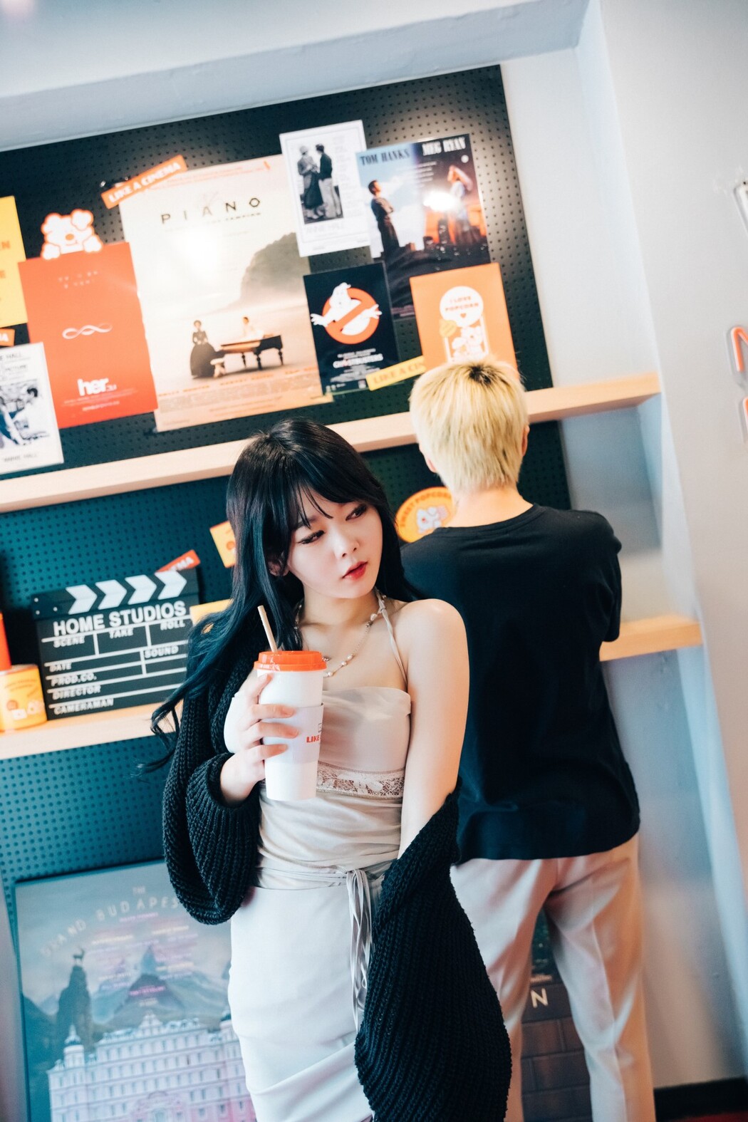 Loozy Zia 지아 – XXX In The Theater
