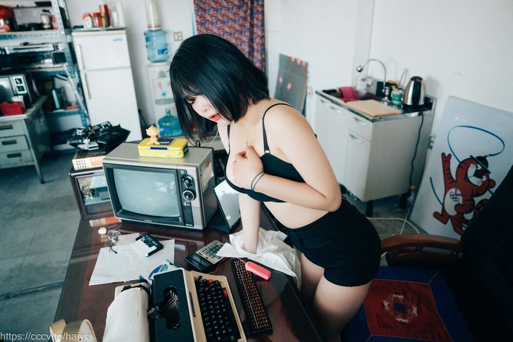 Loozy Zia 지아 – Female Employee Part1