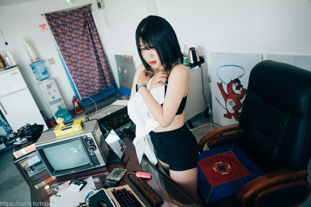 Loozy Zia 지아 – Female Employee Part1