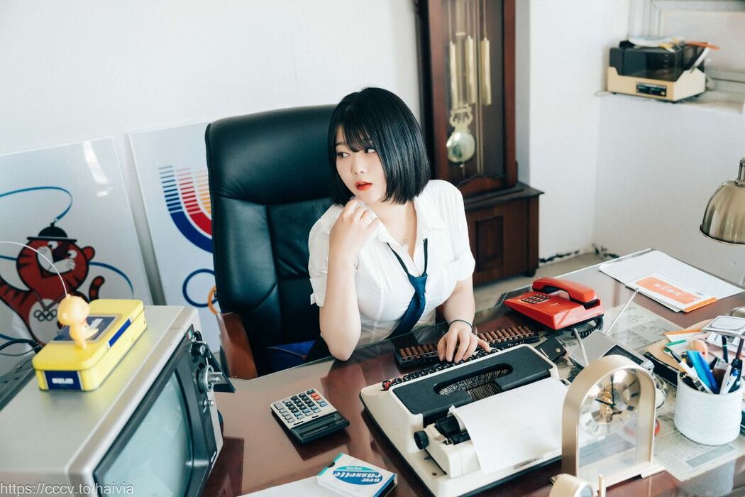 Loozy Zia 지아 – Female Employee Part1