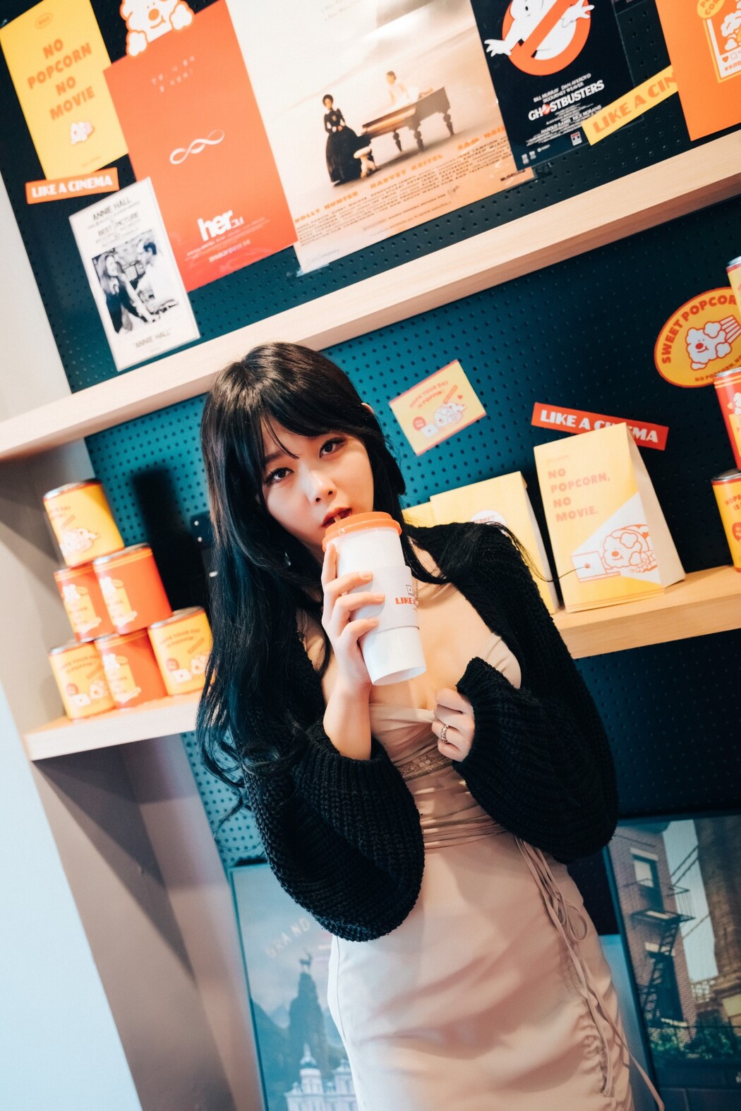 Loozy Zia 지아 – XXX In The Theater