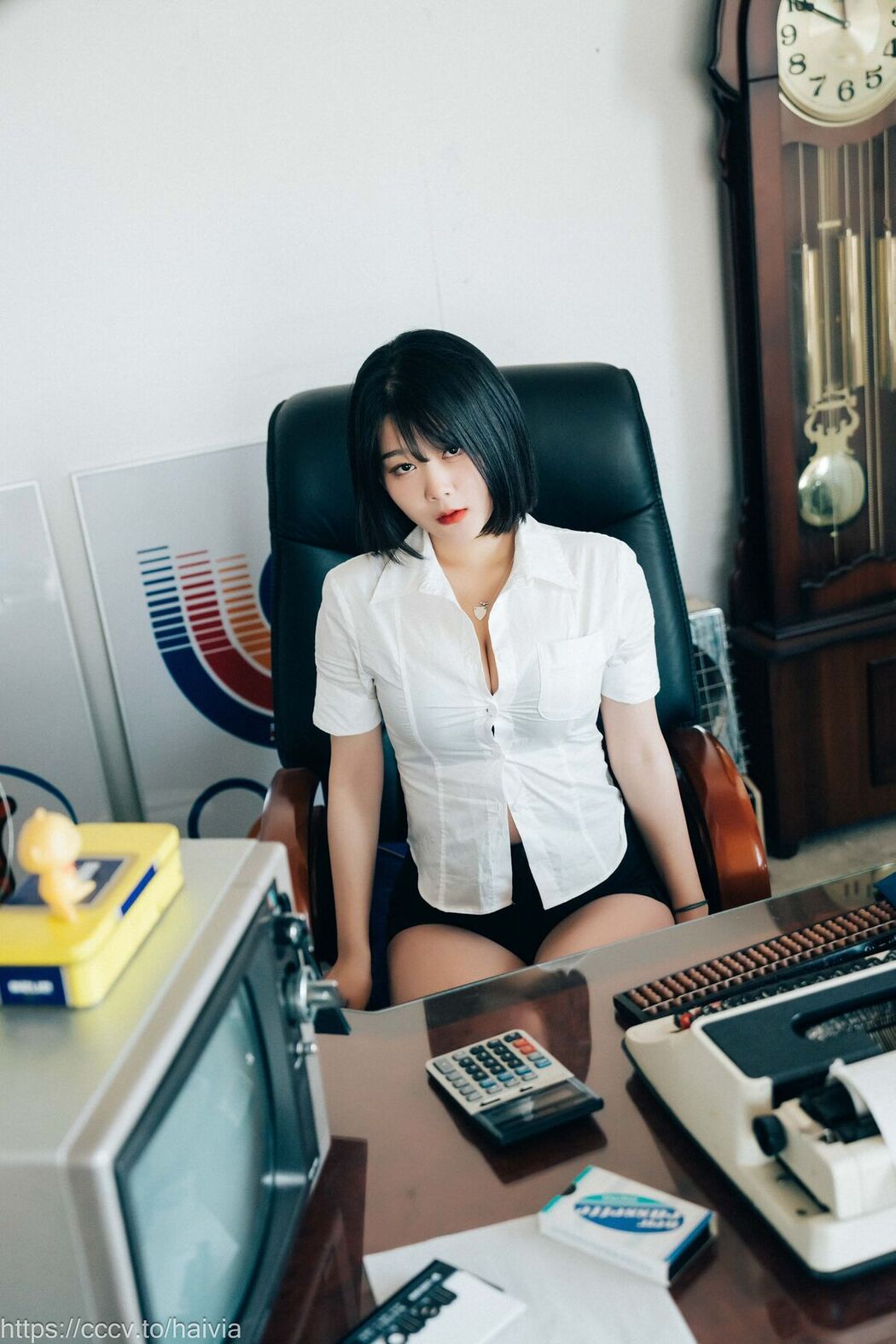 Loozy Zia 지아 – Female Employee Part1