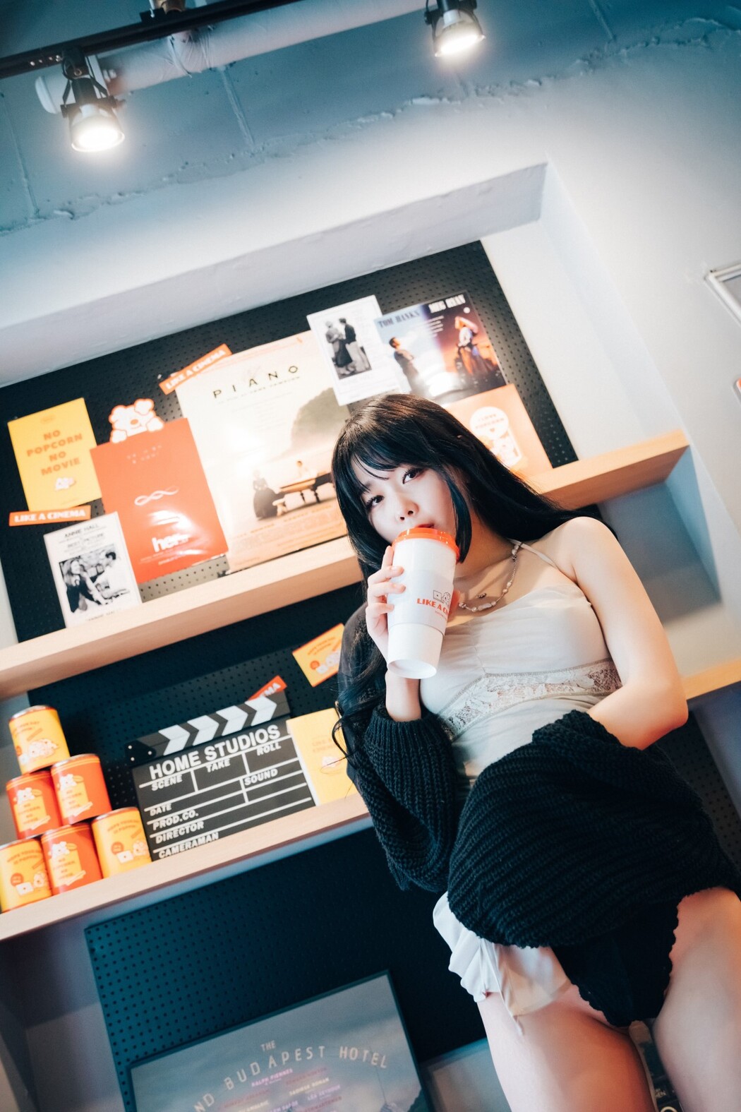 Loozy Zia 지아 – XXX In The Theater
