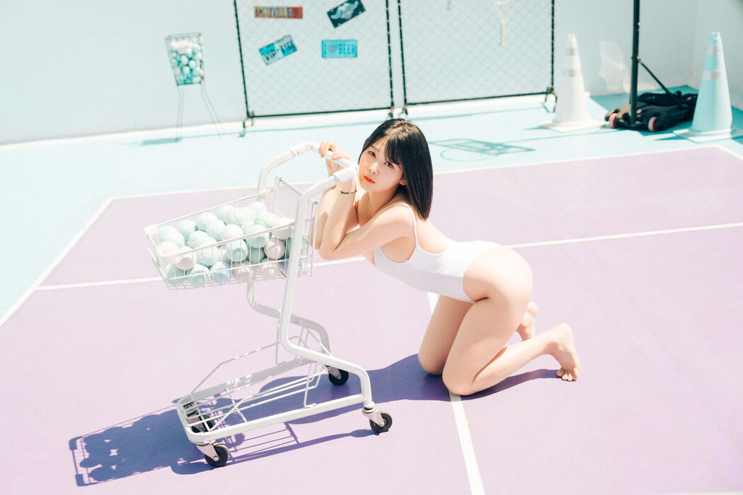 Loozy Zia 지아 – Racket Girl