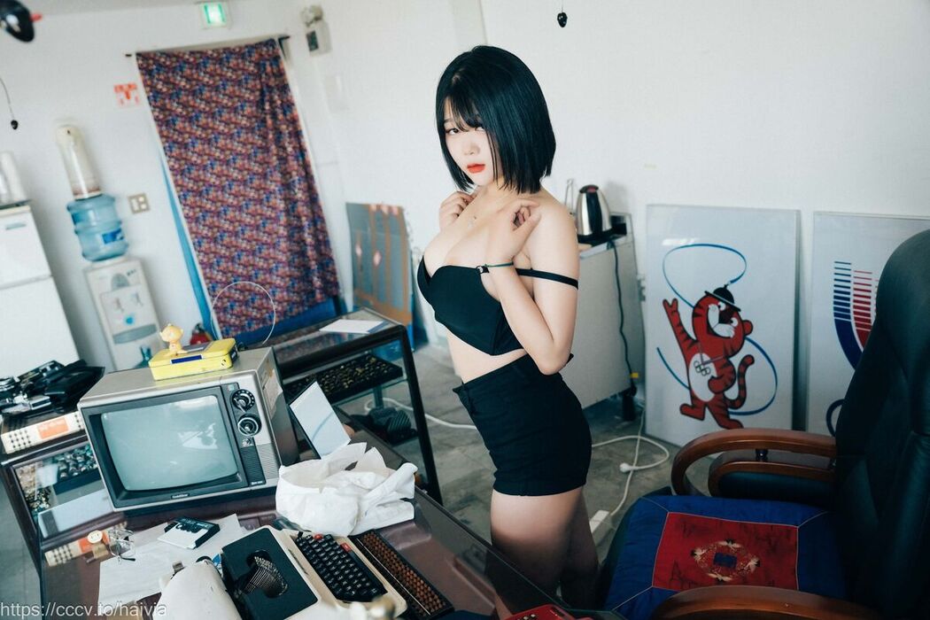 Loozy Zia 지아 – Female Employee Part1