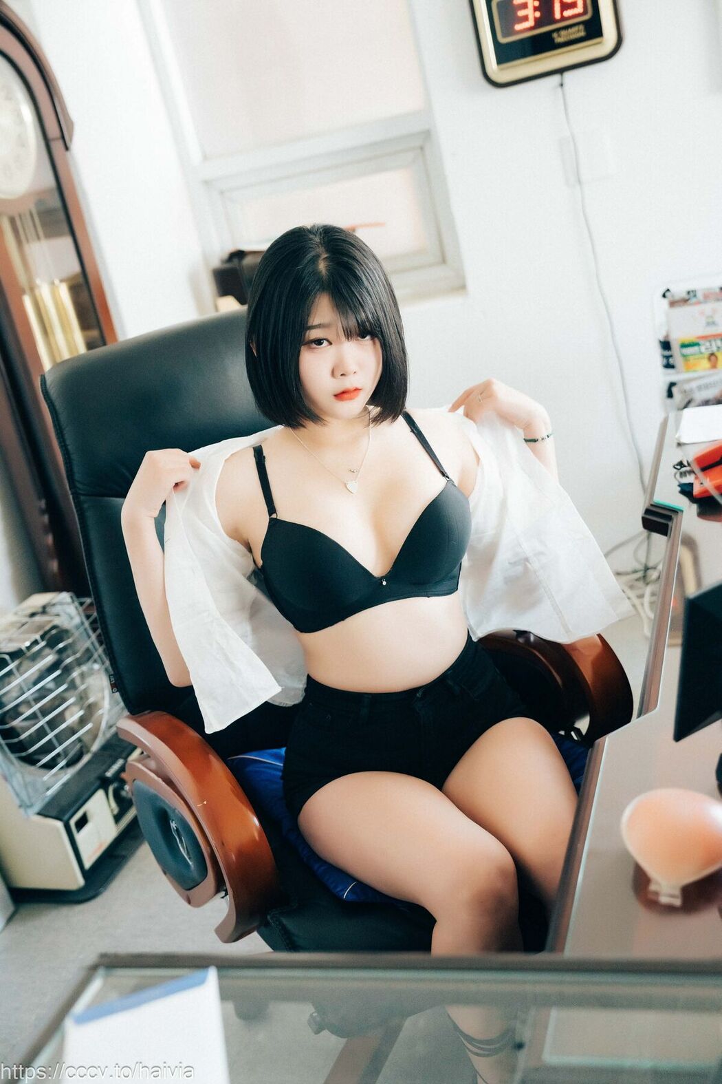 Loozy Zia 지아 – Female Employee Part1