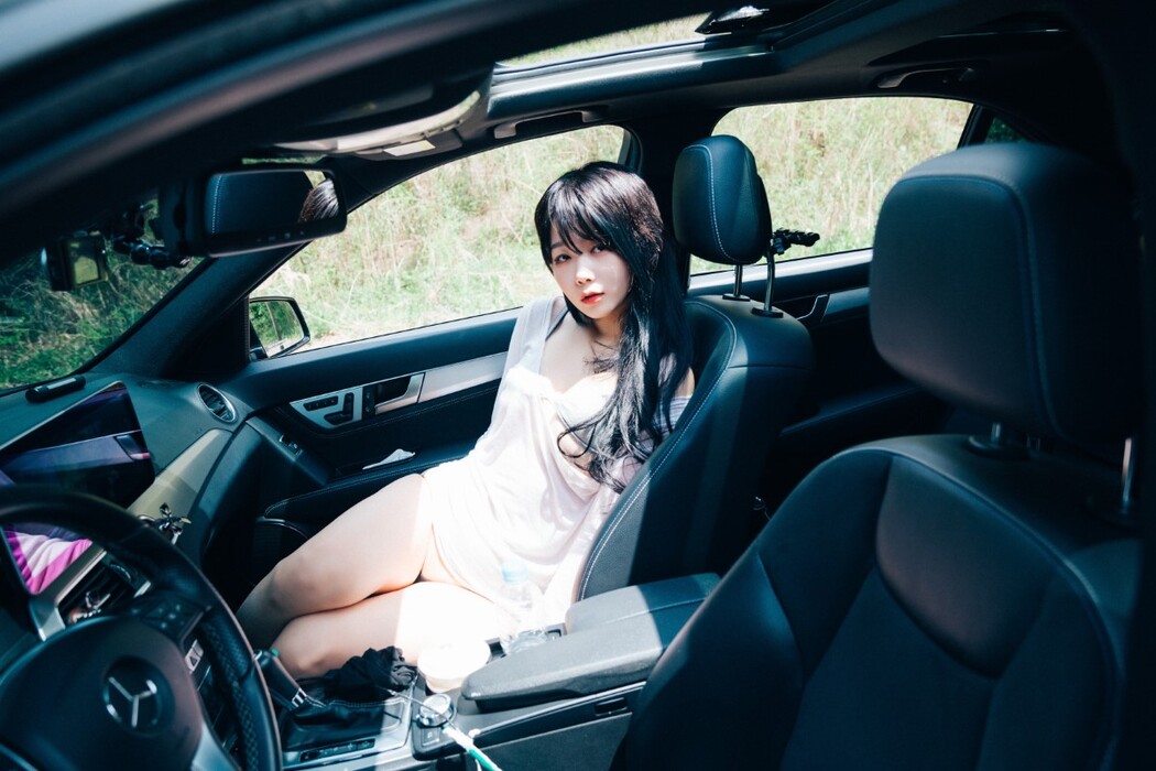 Loozy Zia 지아 – XXX Trip B