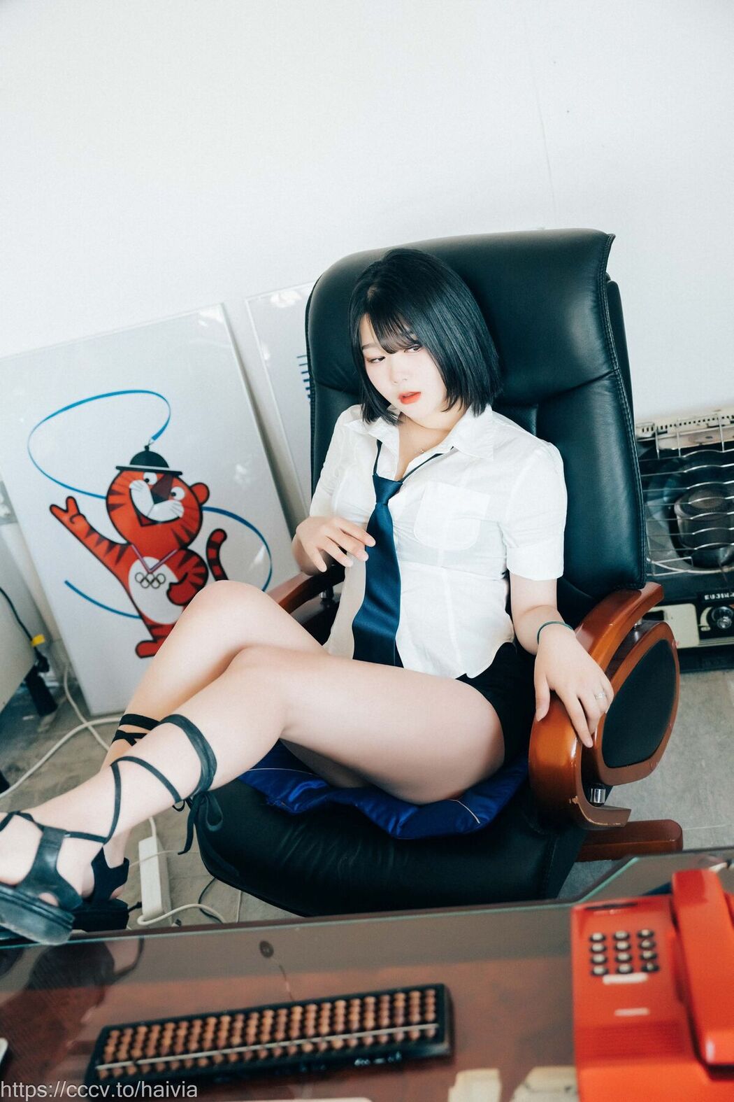 Loozy Zia 지아 – Female Employee Part1