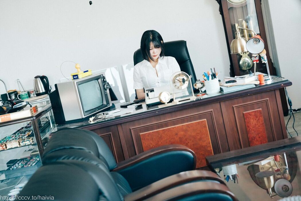 Loozy Zia 지아 – Female Employee Part1