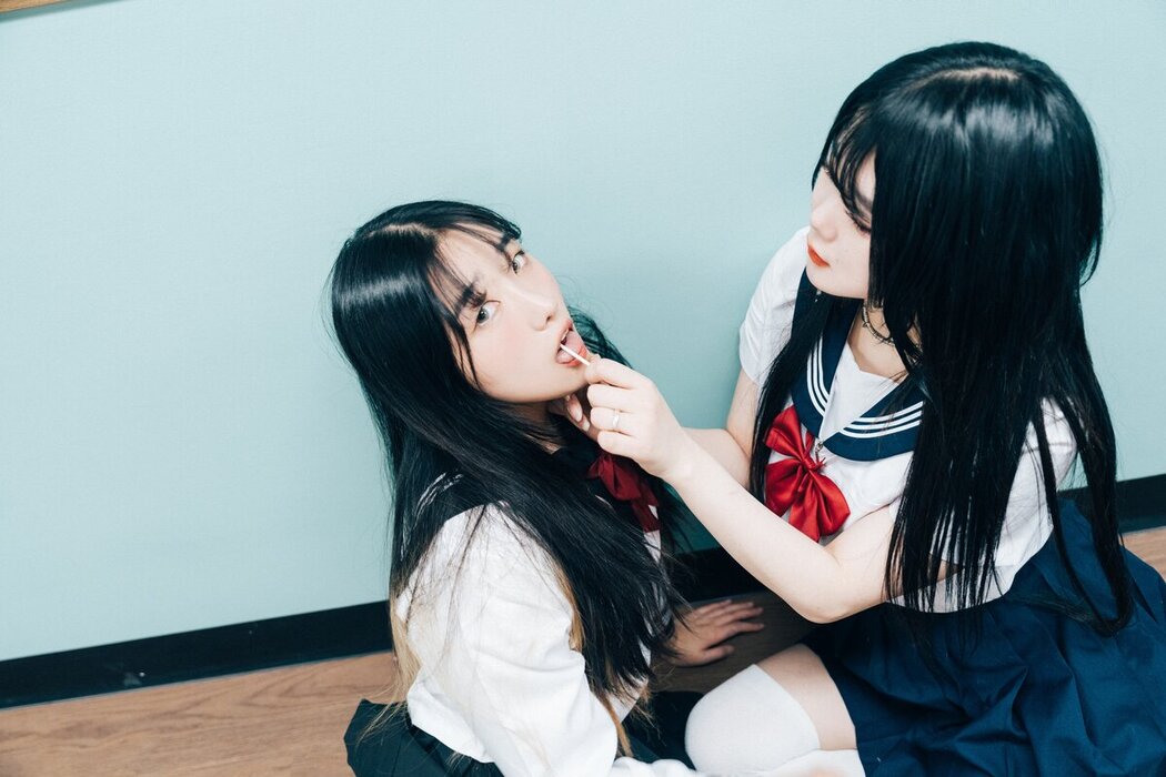 Loozy Zia 지아 x Sonson 손손 – Bitch Academy Hard B