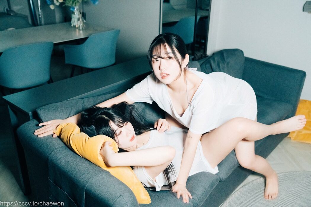 Loozy Zia 지아 x Sonson 손손 – Yuri Girls Love A