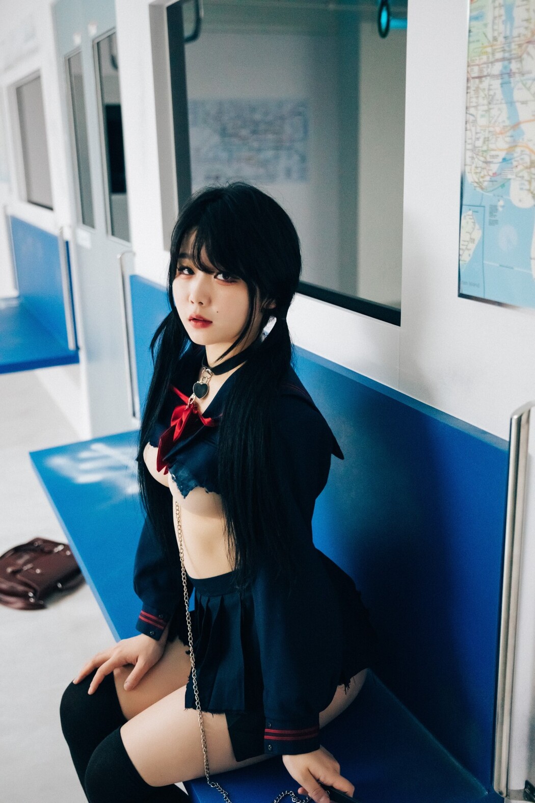 Loozy Zia 지아 Subway