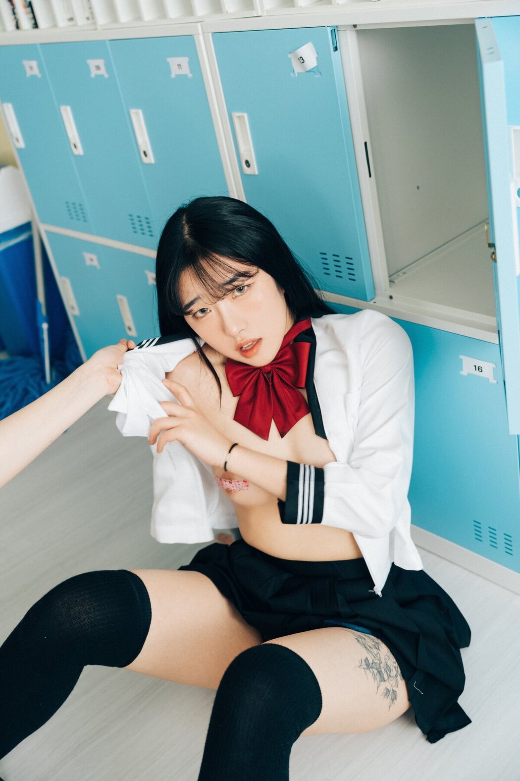Loozy Zia 지아 x Sonson 손손 – Bitch Academy Hard A