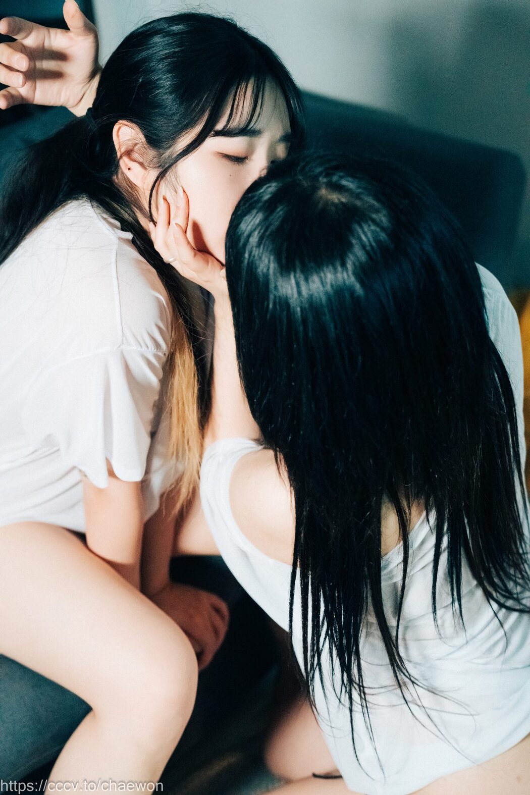 Loozy Zia 지아 x Sonson 손손 – Yuri Girls Love B