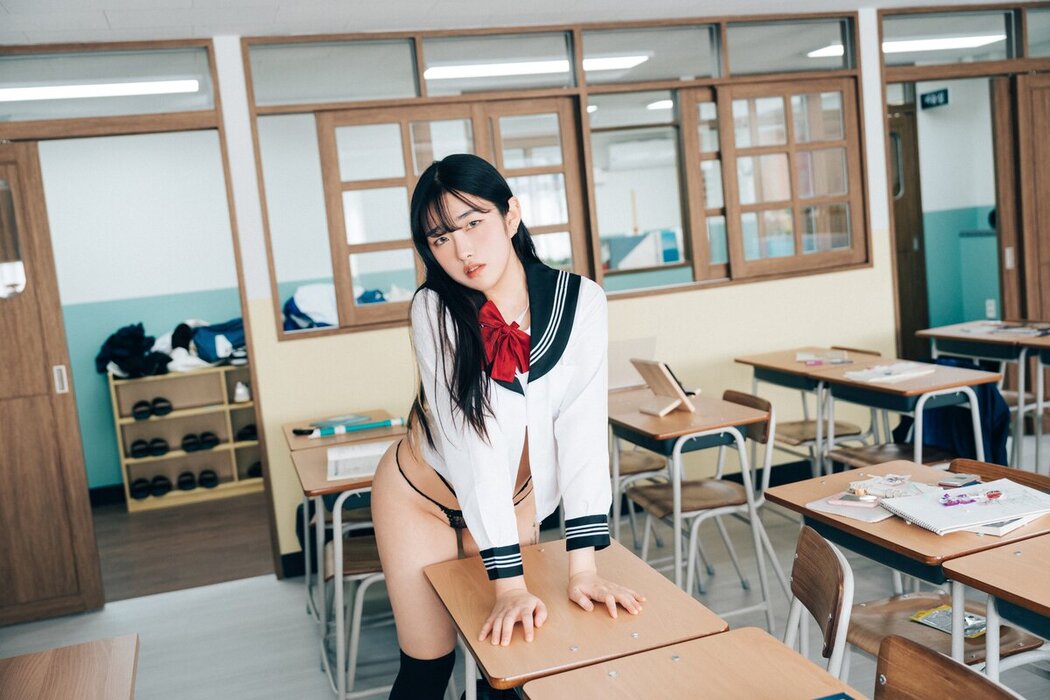 Loozy Zia 지아 x Sonson 손손 – Bitch Academy Hard A