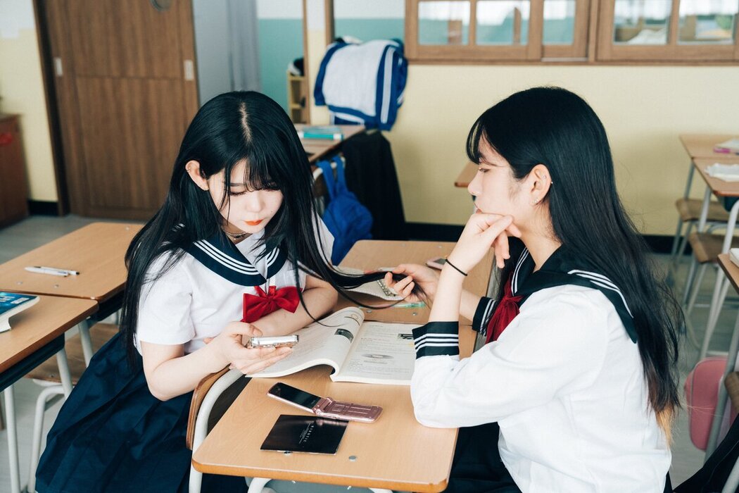Loozy Zia 지아 x Sonson 손손 – Bitch Academy Hard B