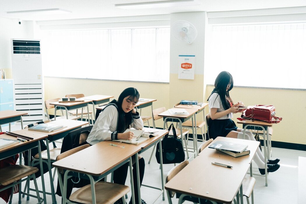 Loozy Zia 지아 x Sonson 손손 – Bitch Academy Hard B