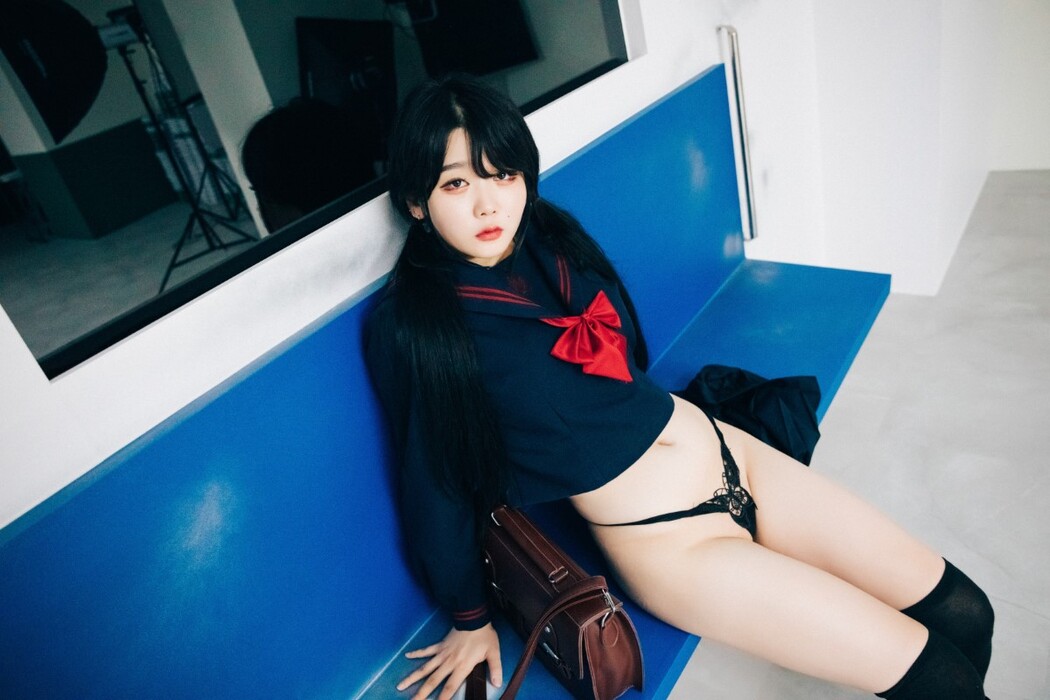 Loozy Zia 지아 Subway
