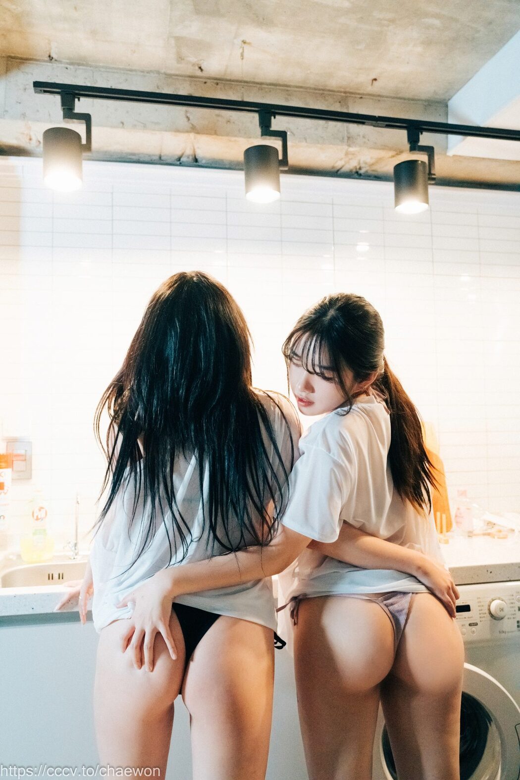 Loozy Zia 지아 x Sonson 손손 – Yuri Girls Love B