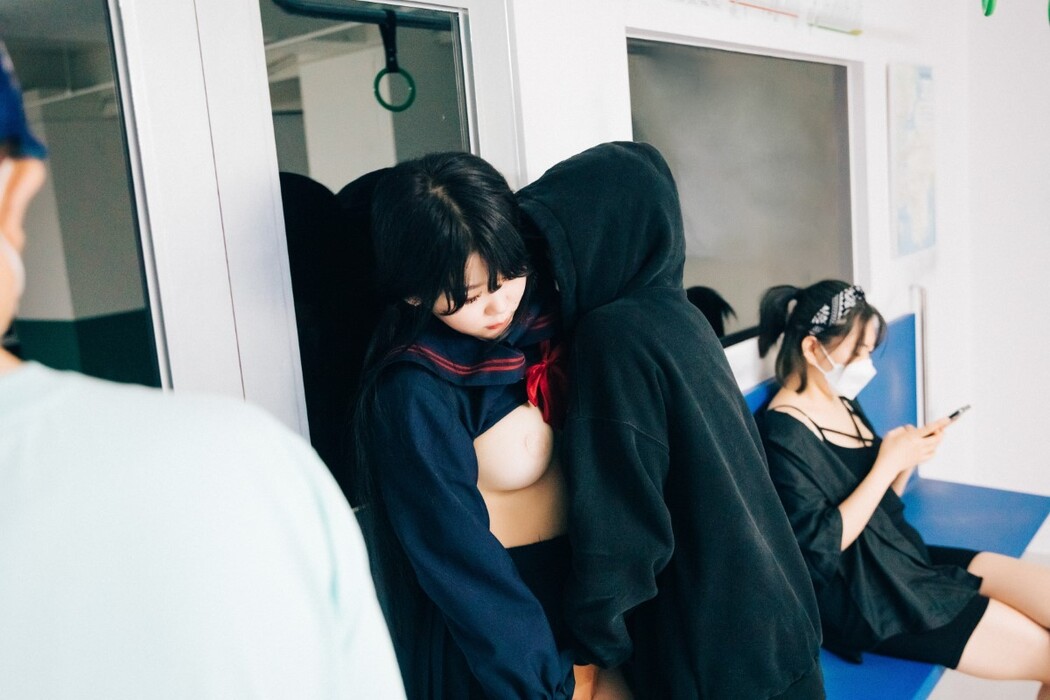 Loozy Zia 지아 Subway
