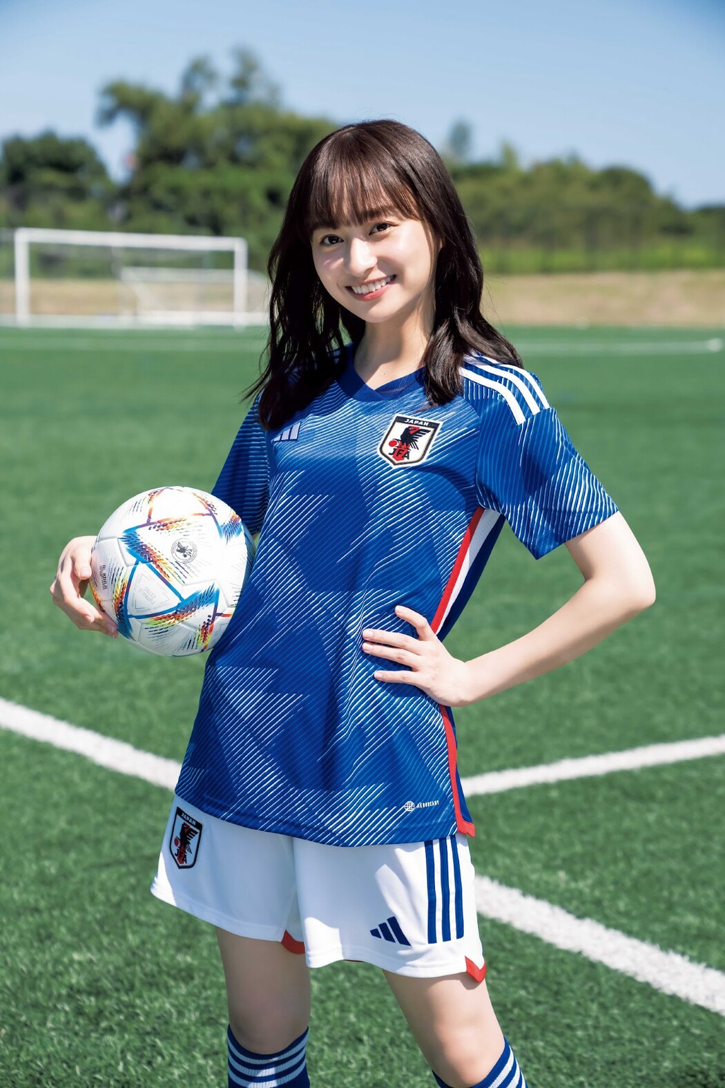 Young Jump 2022-12-08 Yuka Kageyama 影山優佳 – Hinatazaka46