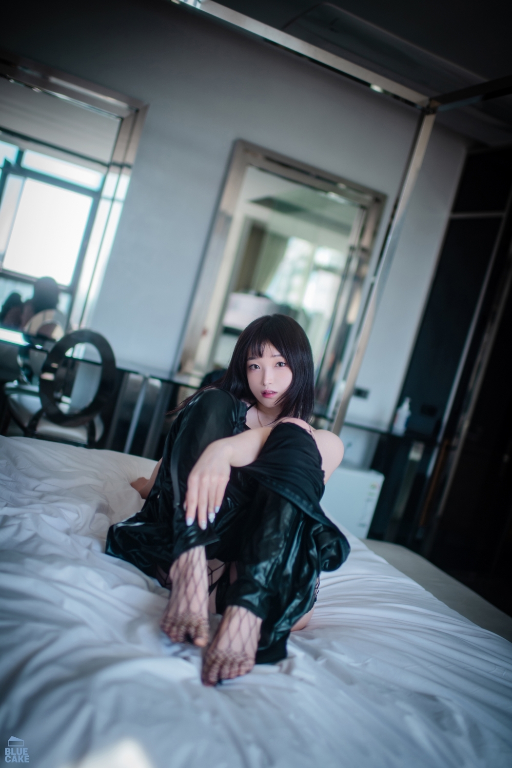 BLUECAKE Bambi 밤비 – Black Mist Mesh And Stocking A