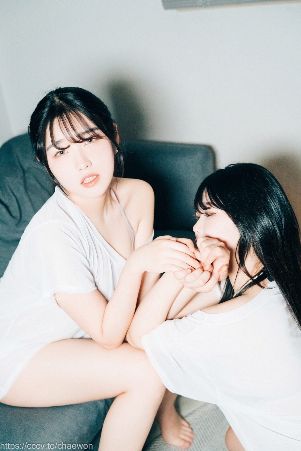 Loozy Zia 지아 x Sonson 손손 – Yuri Girls Love A